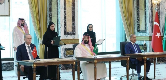 Türkiye, Suudi Arabistan ve Pakistan arasında ortak savunma anlaşması imzalandı