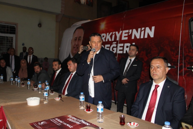 Yeniden Refah Partisi'ne büyük ilgi