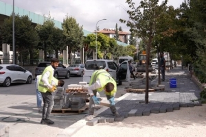 Şehitkamil’de kaldırımlar yenileniyor